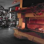 בית הארחה Alpina Suites