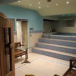 בית הארחה Alpina Suites
