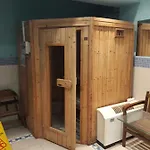 בית הארחה Alpina Suites *