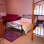 בית הארחה Alpina Suites *