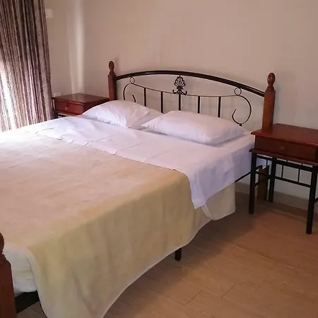Alpina Suites Guest house *