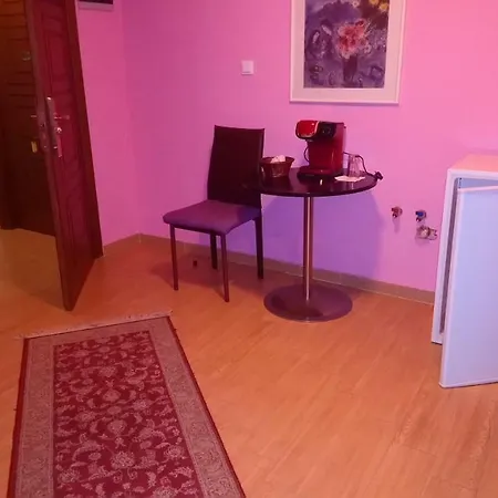 Konukevi Alpina Suites