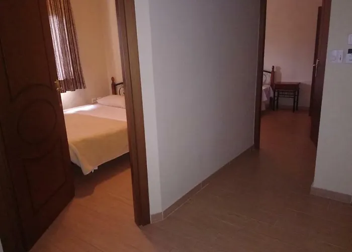 Pensión Alpina Suites *