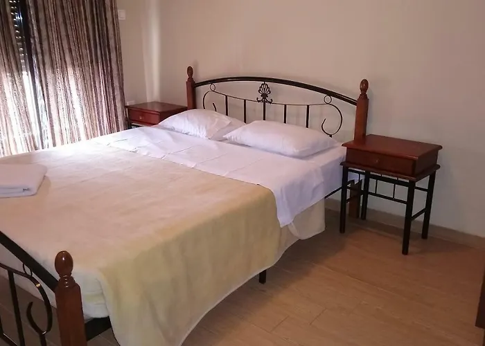 Alpina Suites Pensión *